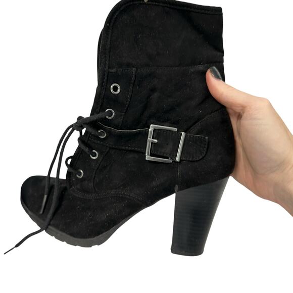 White Mountain Heeled Fleece Lined Black Faux Suede Boots 7 Classic Casual - Picture 5 of 8